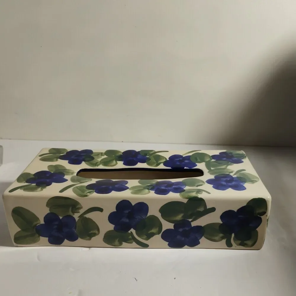 Beautiful “Made in Mexico” Talavera style KLEENEX Pottery /Ceramic 10